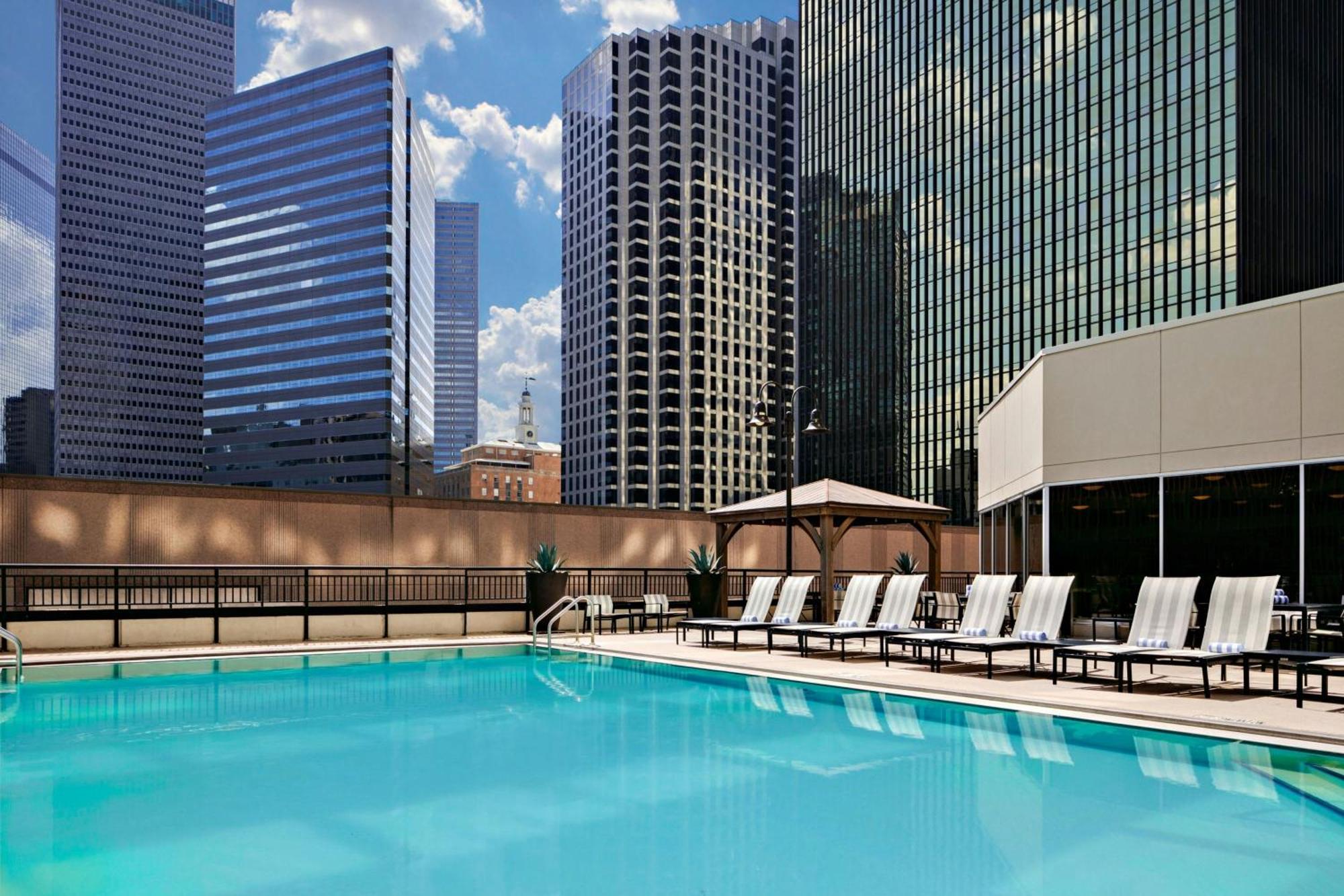 4 Hoteles Clave en el Centro de Dallas Bien Ubicados