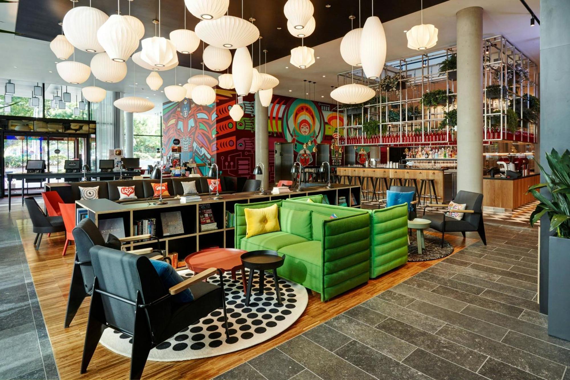 5 Hoteles Imprescindibles Cerca del Chihuly Garden and Glass