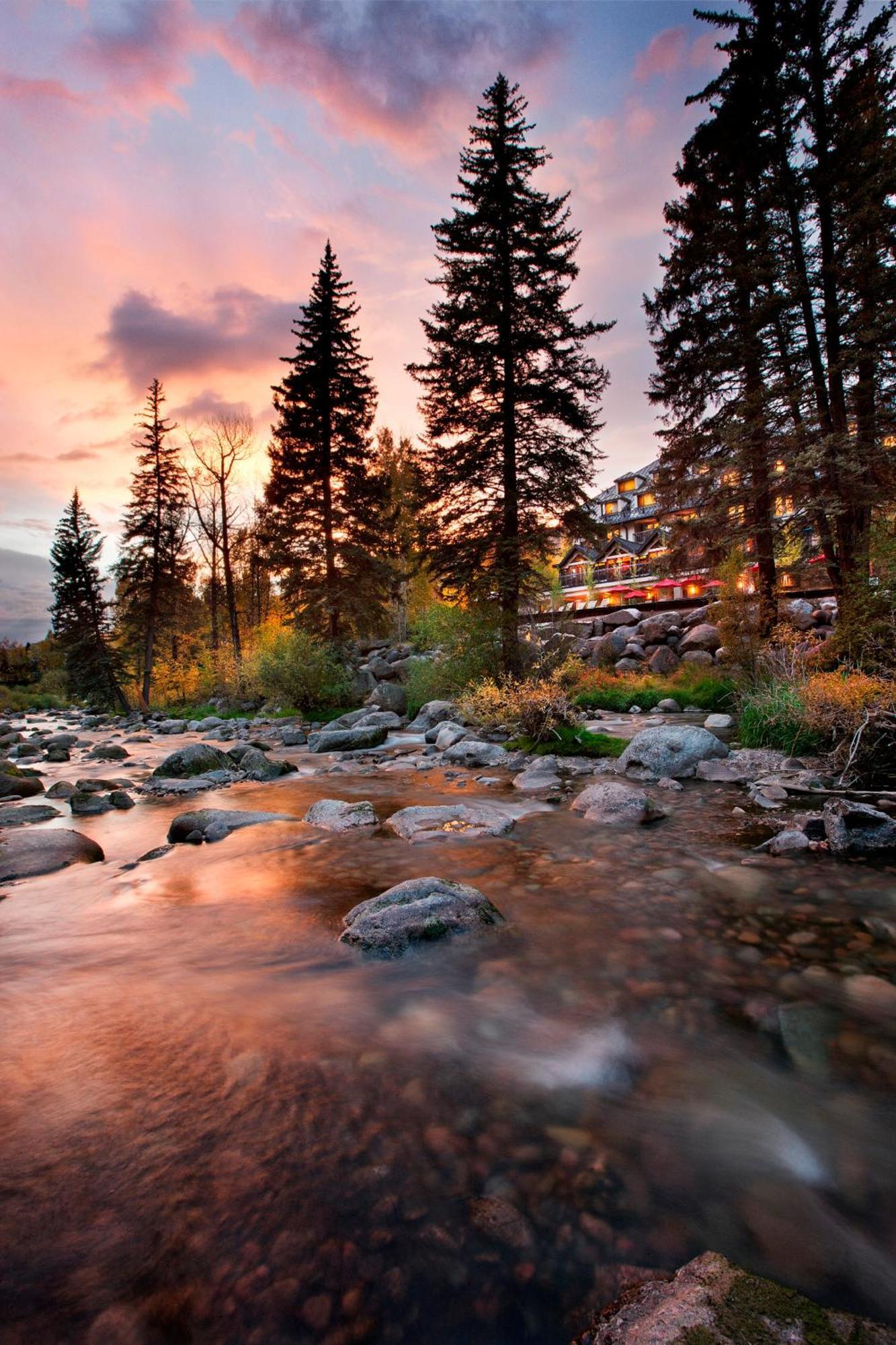 4 Hoteles de Negocios cerca del Vail Nordic Center con Todo lo que Necesitas