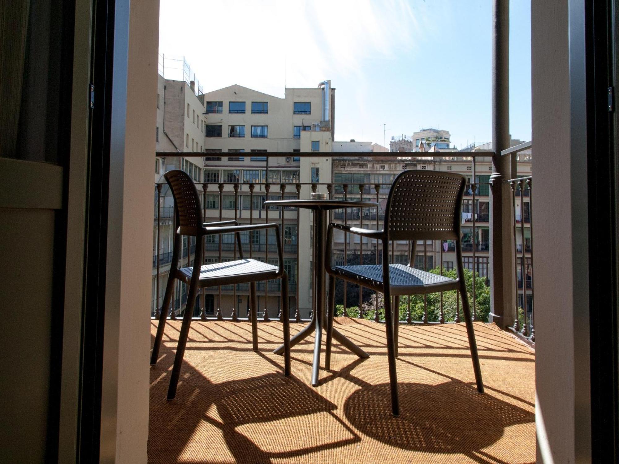 4 Hoteles de 4 Estrellas en el Raval que Vale la Pena Conocer